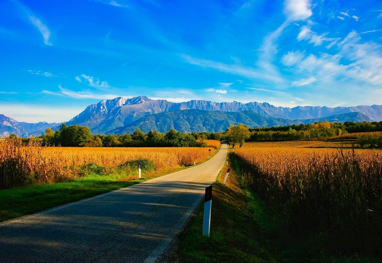 Con i piedi ben piantati sulle nuvole, soprattutto in motocicletta