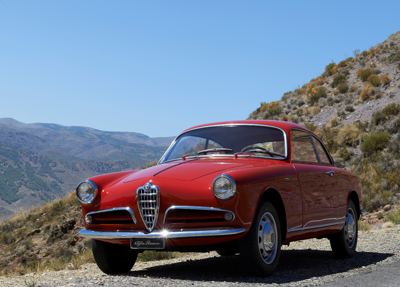 Alfa Romeo Giulietta Sprint: i 70 anni della "signora in rosso"